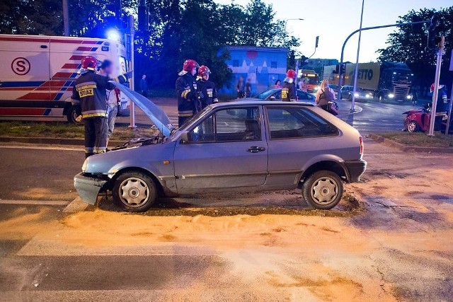 Tuz przed godzina 22 na skrzyżowaniu ulic Małcużyńskiego i Szczecińskiej doszło do groźnie wyglądającego wypadku.