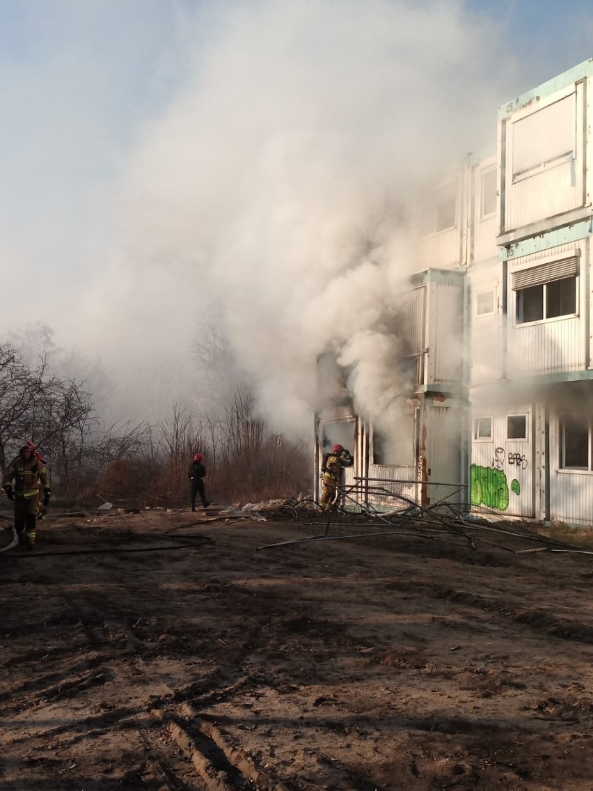 Pożar opuszczonych baraków na Gądowie Małym, w pobliżu...