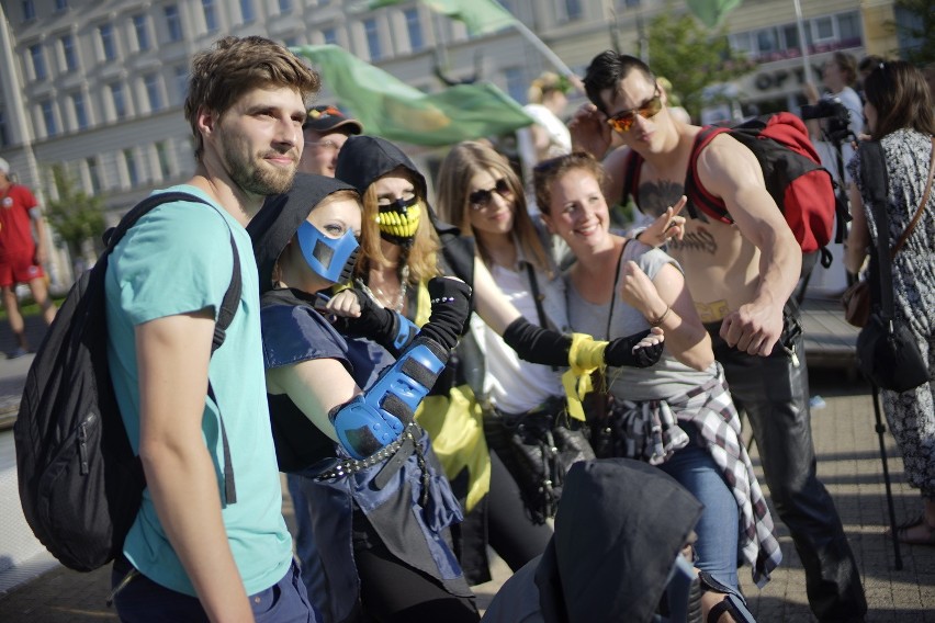 Studenci przejęli władzę w mieście. Zabawa trwa