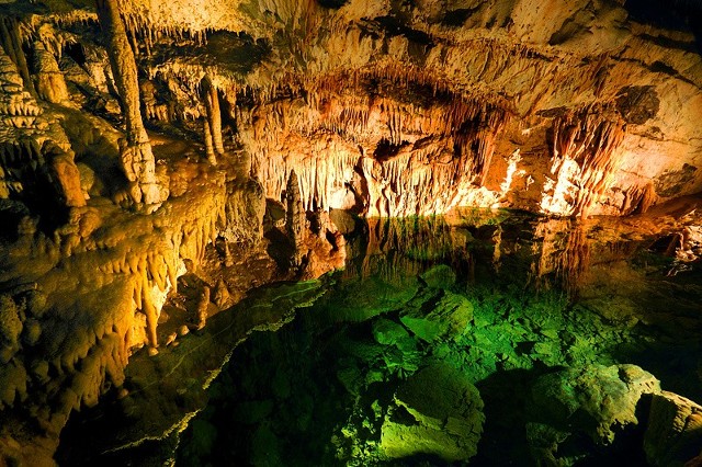 Chłodu można szukać w liptowskich jaskiniach. Jedną z najpiękniejszych jest jaskinia Svobody