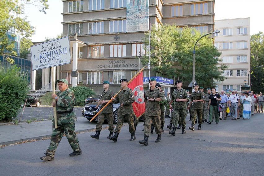 06.08.2013 krakow ulica oleandry kadrowka marsz szlakiem...