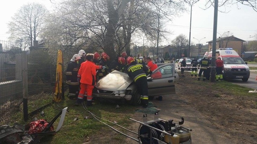 2 samochody zderzyły się na skrzyżowaniu Małobądzkiej z...