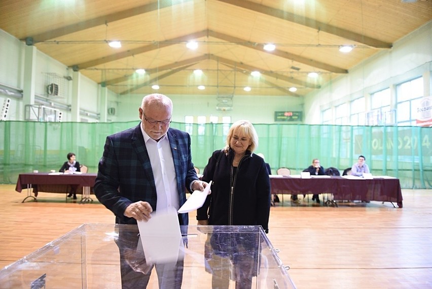 Wybory samorządowe 2018. Głosują kandydaci na prezydenta Nowego Sącza i mieszkańcy miasta [ZDJĘCIA]