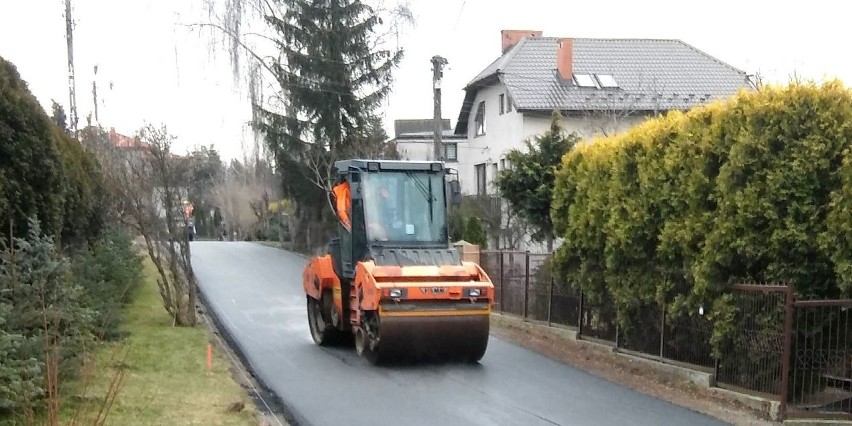 Pełno drogowców na starachowickich ulicach. Trwają prace remontowe - zobacz gdzie