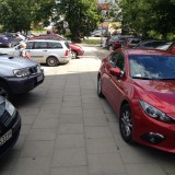 Chaos na parkingu w centrum Kielc. Każdy parkuje, jak chce (ZDJĘCIA)