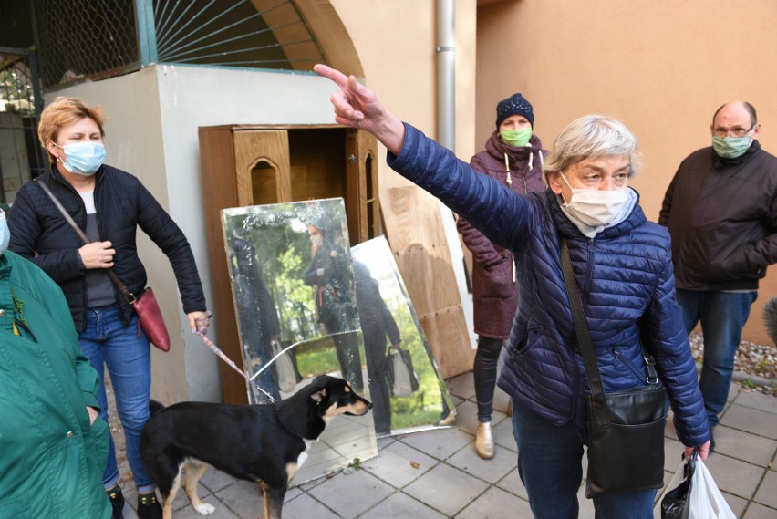 Przejście jest niezbędne, ponieważ korzystają z niego...