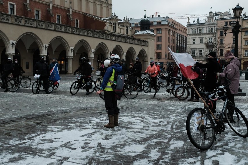 Kraków. Kobiety po raz kolejny postanowiły wyjść na ulice. Tym razem będą protestowały na rowerach