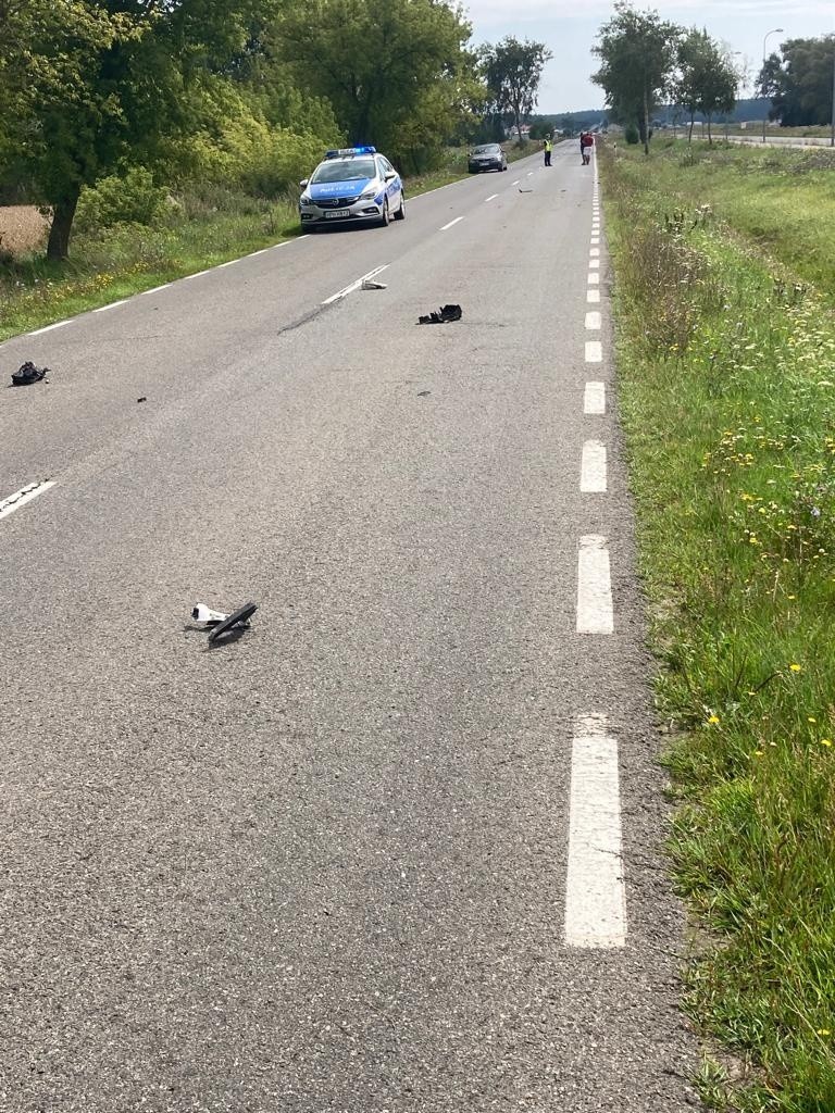 Śmiertelny wypadek motocyklisty pod Przasnyszem. Do tragedii doszło w niedzielę 13 sierpnia 2023. Zdjęcia
