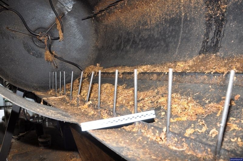 Ogromna nielegalna krajalna tytoniu zlikwidowana. 50 ton suszu i straty na 23 mln zł (zdjęcia, wideo)