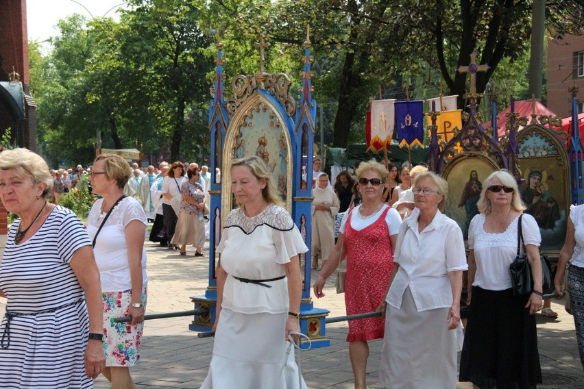 Pielgrzymka kobiet z diecezji sosnowieckiej do sanktuarium...