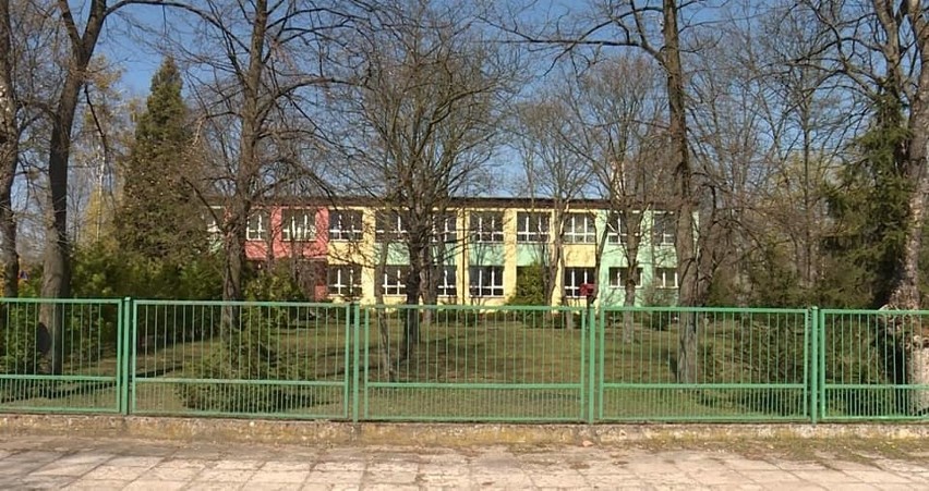 Tak wygląda obecnie budynek dawnej szkoły w Kociołkach.