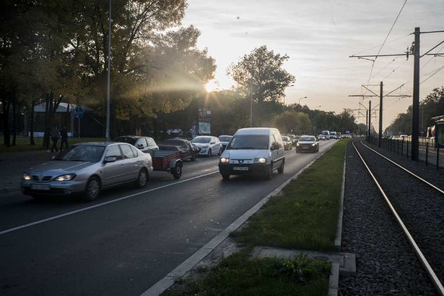 Mieszkańcy wskazują, że np. w tym rejonie, przy NCK i al. Jana Pawła II mógłby powstać parking dla autokarów