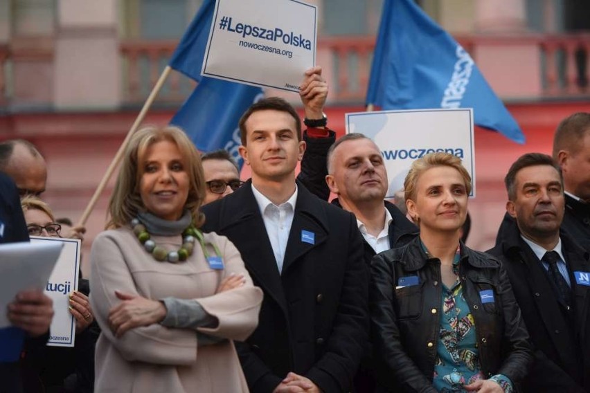 Nowoczesna w Poznaniu manifestowała patriotyzm na placu...