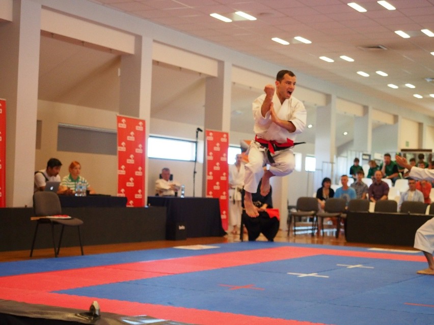 Srebrny medal karateki z Szarowa