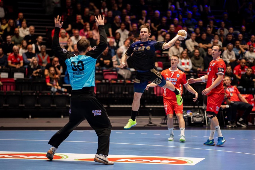 Industria Kielce pokonała Kolstad Handball i wygrała swój pierwszy mecz w Lidze Mistrzów. Kielczanie zachowali zimną krew w końcówce 