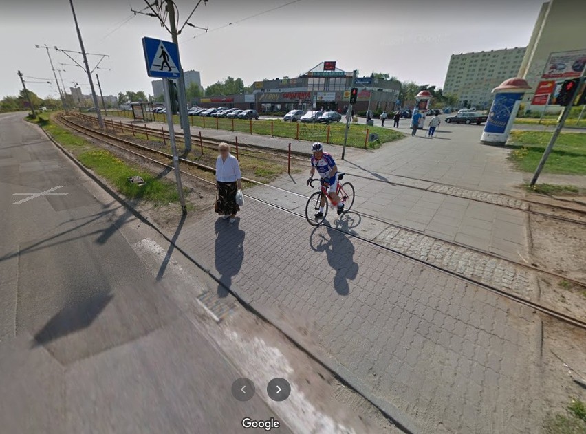 Kamera Google Street View w Toruniu uchwyciła mieszkańców w...