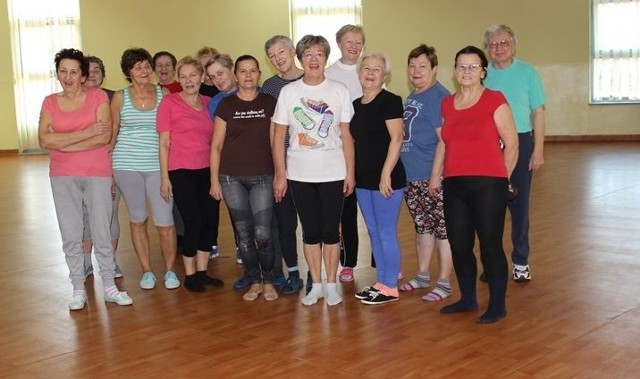 W zajęciach z gimnastyki chętnie biorą udział seniorzy z Kielc.