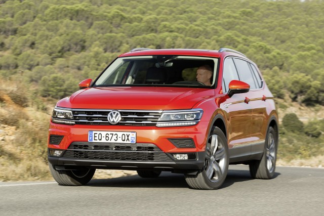 Volkswagen Tiguan AllspaceTiguan w wersji Allspace jest nową propozycją Volkswagena dla klientów szukających przestronnego, 7-osobowego i dobrze wykończonego auta na każdą drogę. fot. Volkswagen