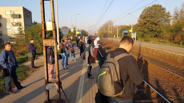 17.10.2018. Pociąg potrącił na torach kolejowych w Wejherowie mężczyznę. Mimo reanimacji zmarł