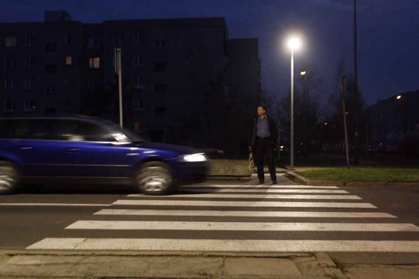 Dwie kobiety potrącone na pasach we Wrocławiu. Policja apeluje o ostrożność 