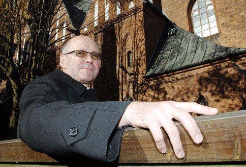Ksiądz Antoni Tofil jest proboszczem parafii katedralnej w Koszalinie. 