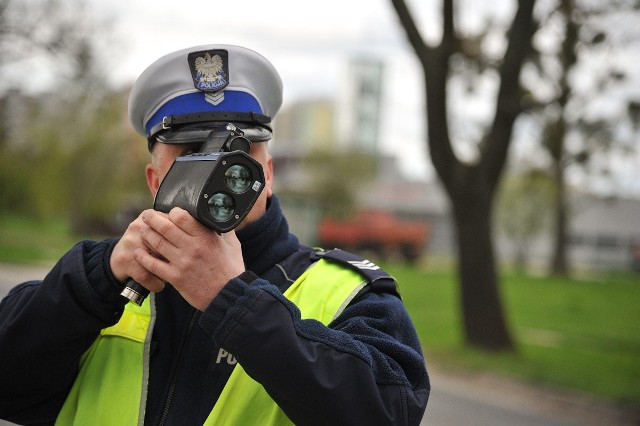 Lubuscy policjanci rozpoczęli działania związane ze Świętami Wielkanocnymi. Jak co roku w czasie ich trwania na drogach pojawi się więcej patroli ruchu drogowego. Funkcjonariusze będą dbali o to, by najbliższy weekend był bezpieczny.