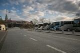 Kraków. Gmina wybudowała parking, oddała w dzierżawę, teraz płaci za remont