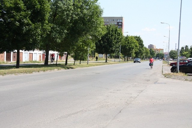 Po rozbudowie ulica Polna będzie szersza i dwujezdniowa. Odbędzie się to kosztem pasa zieleni.