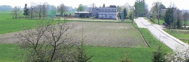 Maszt internetowy na budynku szkoły w Kłonówku znajdował się od 2007 roku.