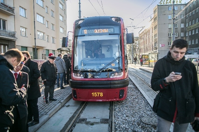 Nowe pesy już na torach. Wyruszyły na trasę W-Z z falstartem