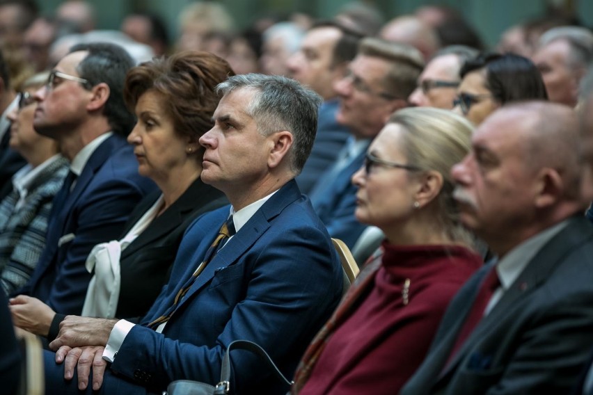 Grad wyróżnień dla małopolskich przedsiębiorców pomagających...