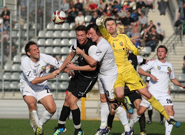 Miedź Legnica - Drutex-Bytovia Bytów (0:0).