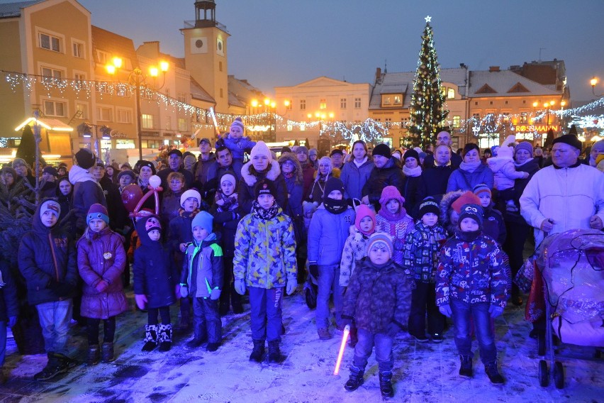 Rybnik: Mikołaj na rynku a z nim lodowy renifer