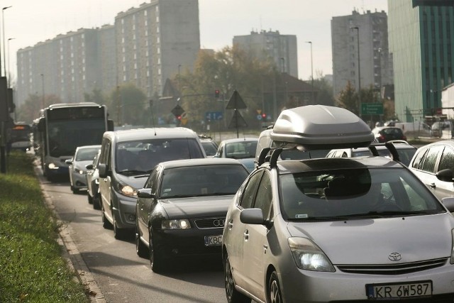 Strefa Czystego Transportu w Krakowie uratuje blisko 300 osób rocznie? Lekarze apelują