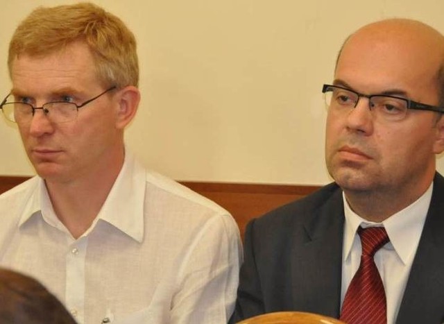 Dariusz Jędrzejczyk, nowy prezes (z prawej) i jego poprzednik Tomasz Szatkowski.