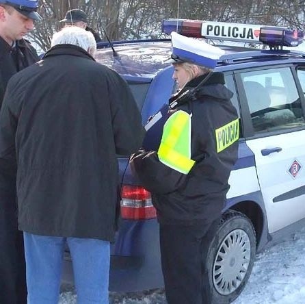 Funkcjonariusze natychmiast zatrzymali Janusza Z. Badanie alkotestem  wykazało, że kierowca miał ponad 2,5 promila alkoholu w organizmie