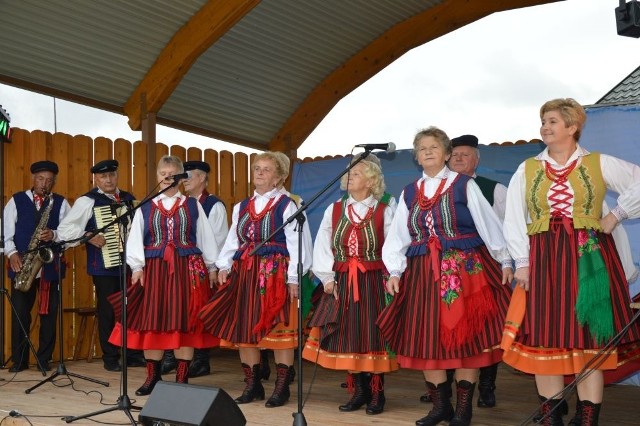 W sobotę w Michniowie odbyła się ludowa impreza pod nazwą "Zarzynki". To kolejne kulturalne wydarzenie, przypominające dawne ludowe tradycje i zwyczaje. Wystąpiło kilka zespołów folklorystycznych, między innymi Świętokrzyskie Jodły.[sc]ZGŁOŚ KANDYDATÓW DO AKCJI ROLNICZYCH I ZOBACZ NAGRODY[/sc][lista][*]Rolnik Roku 2018. Zgłoś gospodarzy! Do wygrania wycieczki do USA i Brukseli oraz agregaty uprawowe [*]Gospodynie i Gospodarze Wiejscy 2018 | Zgłoś koło lub grupę! Do wygrania wycieczka do stolicy i stoiska[*]Agro-Biznes 2018 | Zgłoś rolniczą działalność! Do wygrania stoiska na dużych wydarzeniach i prezentacje! [*]Firma Przyjazna Rolnikowi 2018 | Zgłoś działalność służącą rolnikom! Do wygrania stoiska! [/lista]