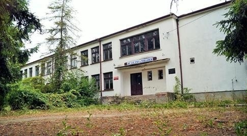 Budynek Przedszkola Samorządowego w Wielgiem przed remontem.