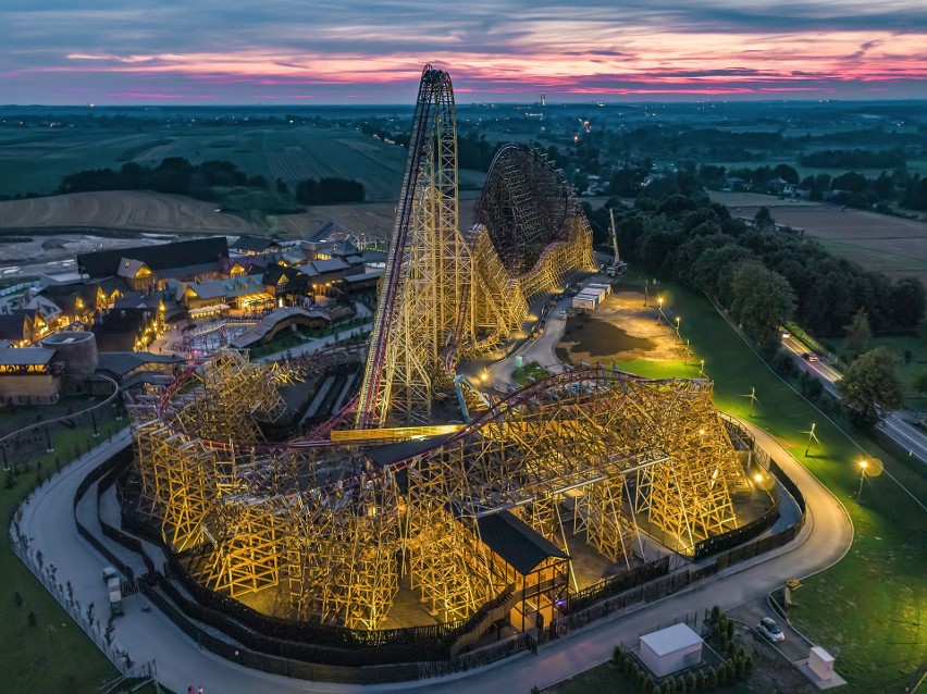 Park Rozrywki Energylandia w Zatorze wyróżniony. Roller coastery Hyperion i Zadra wśród najlepszych w Europie [ZDJĘCIA]