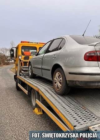 Seat trafił na lawetę, a jego kierowcę czekają spore kłopoty