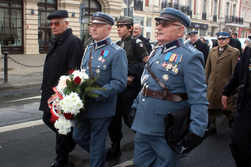 Obchody imienin marszałka Piłsudskiego w Lublinie. Kwiaty dla Józefa Piłsudskiego 