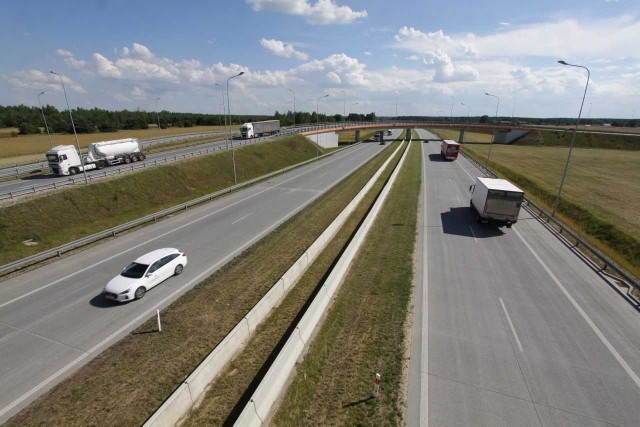 180 km nowych dróg, inwestycje o wartości ponad 11 mld zł i 5 mld zł wsparcia z UE - te liczby pokazują skalę przedsięwzięć, dla których zawarto umowy o dofinansowanie.Fot. GDDKiA