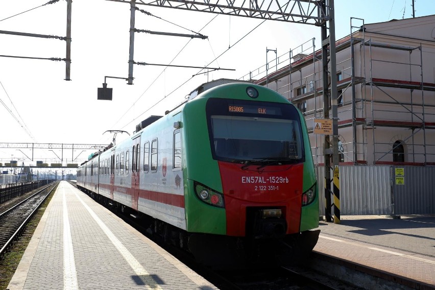 Z powodu epidemii nadal zawieszona część pociągów w Podlaskiem. POLREGIO wprowadza też ograniczenia na święta i weekendy