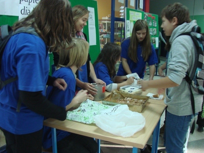 Uczniowie gimnazjum organizują akcje dla Tymka.