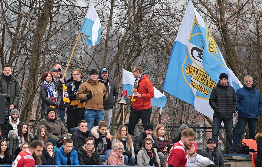 Kibice Juvenii na meczu ze Skrą