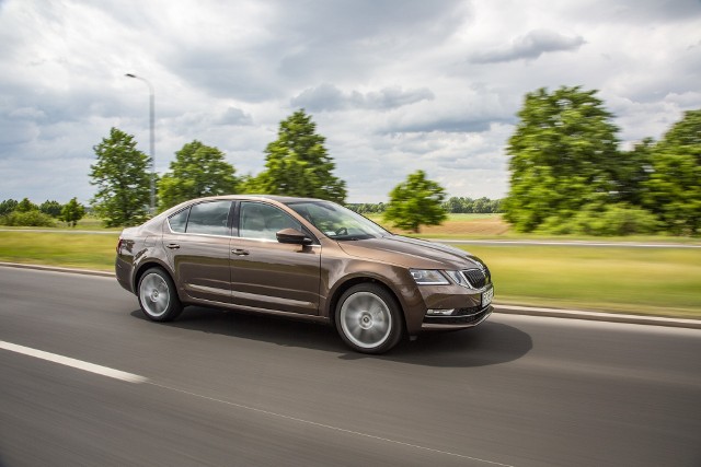 Wybierając auto nabywca zwraca głównie uwagę na silnik. Ale również ważną kwestą jest skrzynia biegów, bo to ona decyduje, jak zostanie spożytkowana moc jednostki napędowej, w tym również ile wyniesie zużycie paliwa.Fot. Skoda