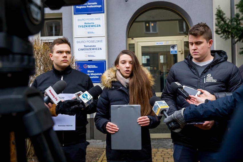 Białostocka Młodzież Wszechpolska chciała wręczyć politykom...