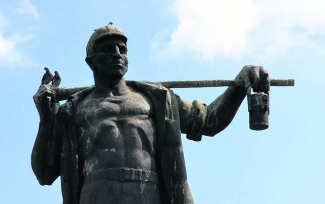 Pomnik Wincentego Pstrowskiego, znanego przodownika pracy, postawiono w Zabrzu w 1978 roku.