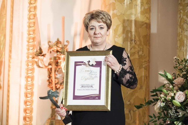 Statuetka Lidera Roku 2017 w Ochronie Zdrowia dla dyrektor pomorskiego NFZ