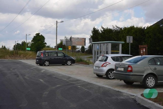 W gminie Słomniki powstało sześć nowych parkingów, a na nich łącznie około stu miejsc postojowych